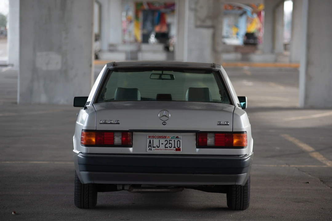 1993 Mercedes-Benz 190E - Image 11 of 31