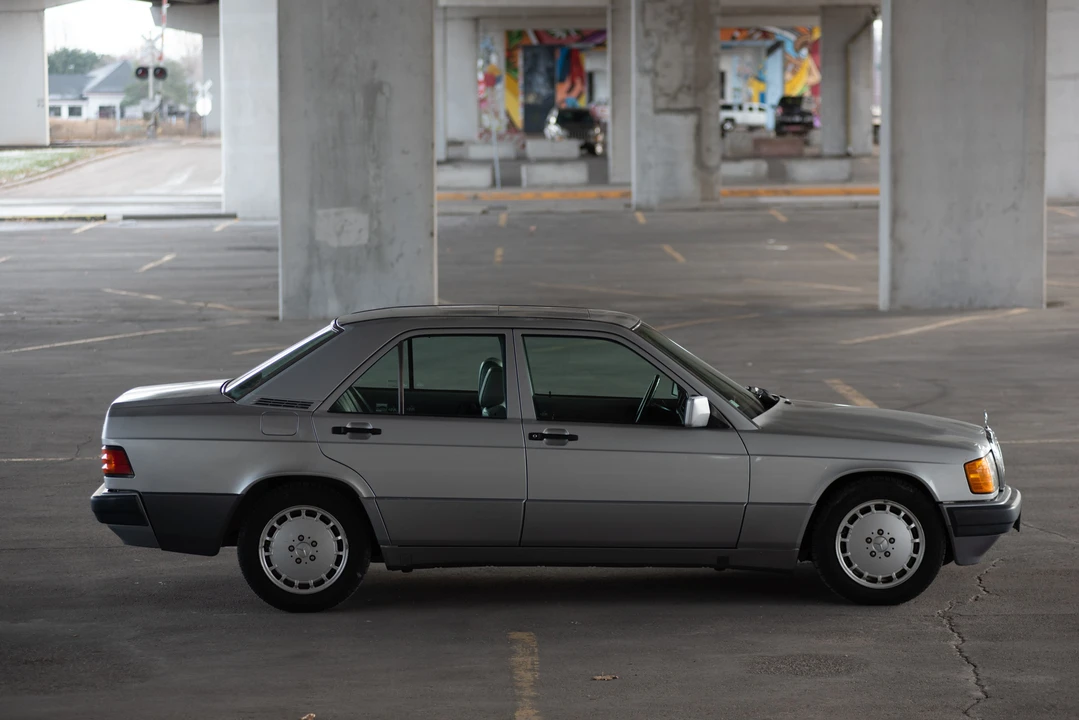 1993 Mercedes-Benz 190E - Image 8 of 31