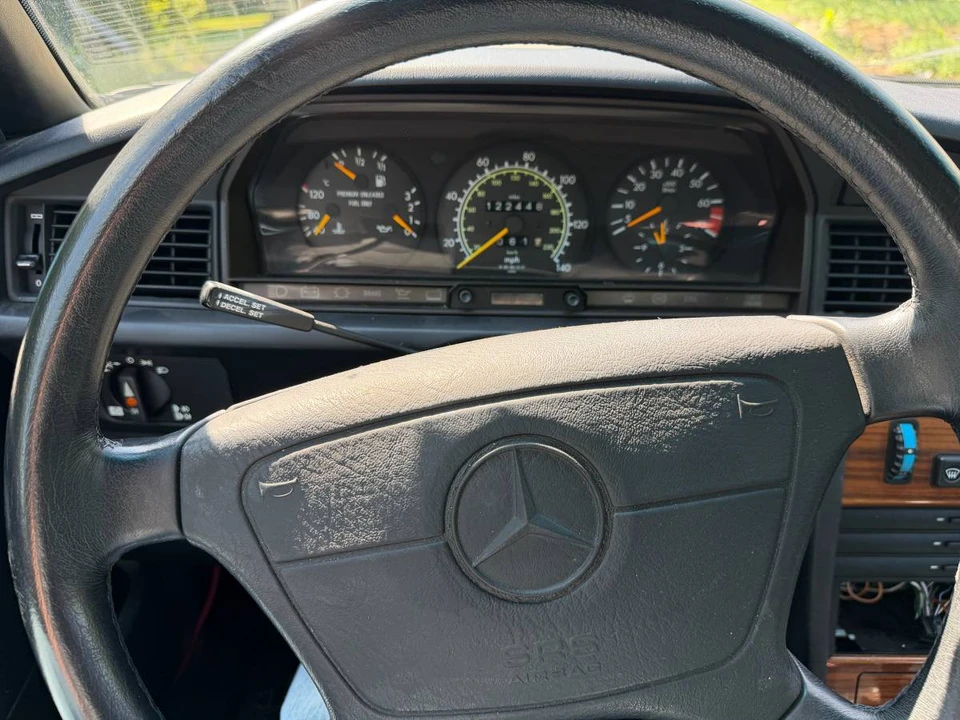 1993 Mercedes-Benz 190E - Image 12 of 12
