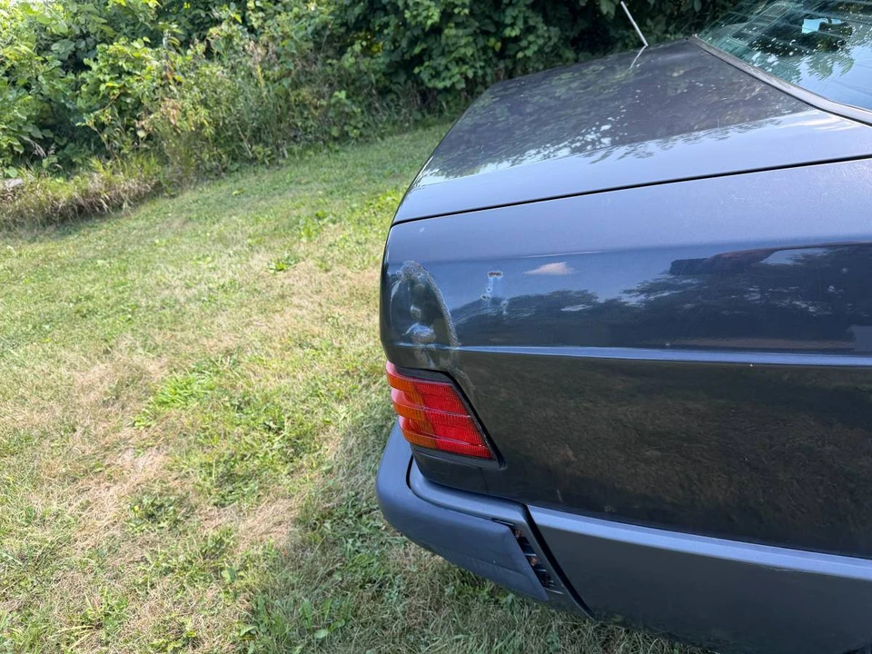 1993 Mercedes-Benz 190E - Image 5 of 12