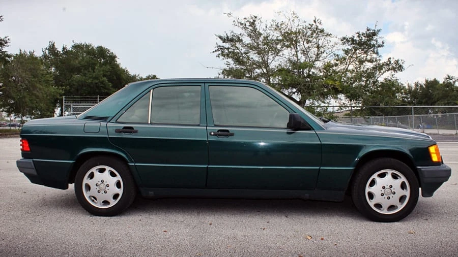1993 Mercedes-Benz 190E - Image 2 of 12