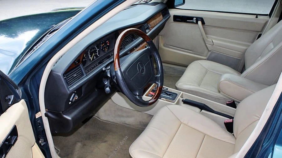 1993 Mercedes-Benz 190E - Image 4 of 12