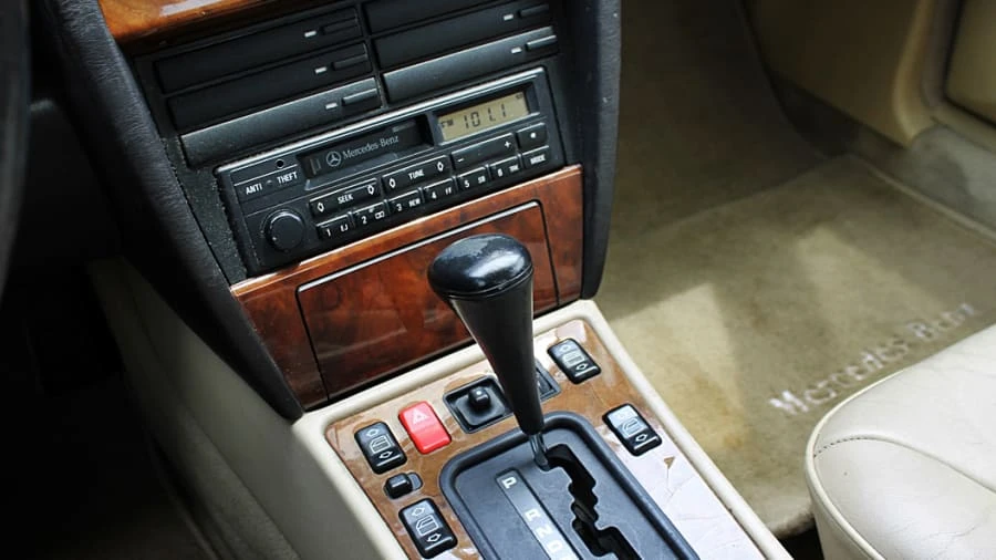 1993 Mercedes-Benz 190E - Image 8 of 12