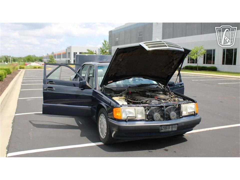 1993 Mercedes-Benz 190E - Image 6 of 31