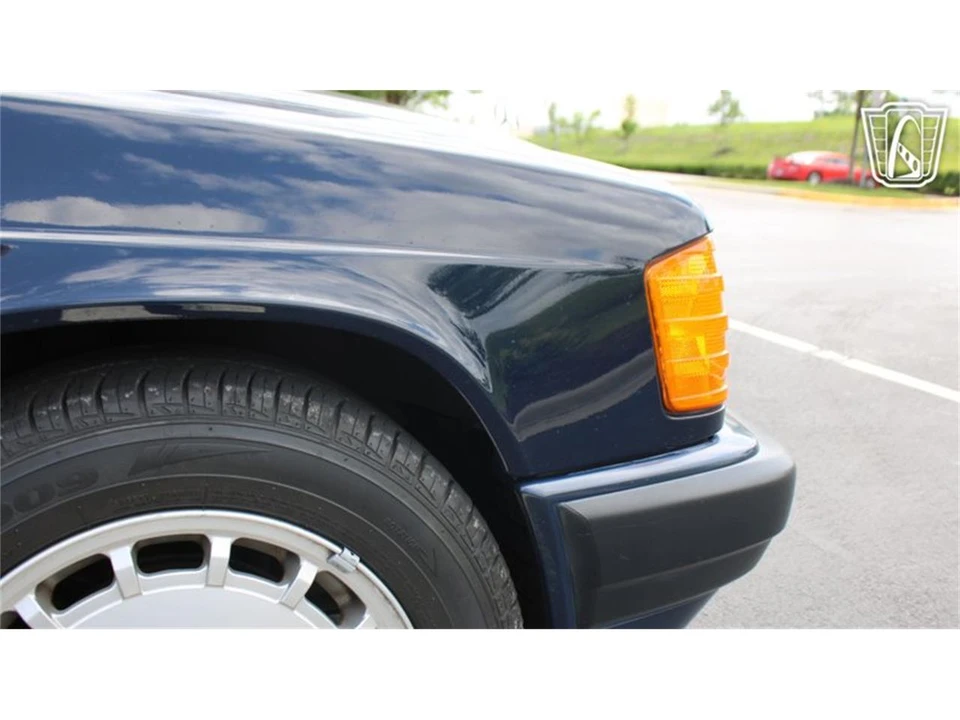 1993 Mercedes-Benz 190E - Image 12 of 31