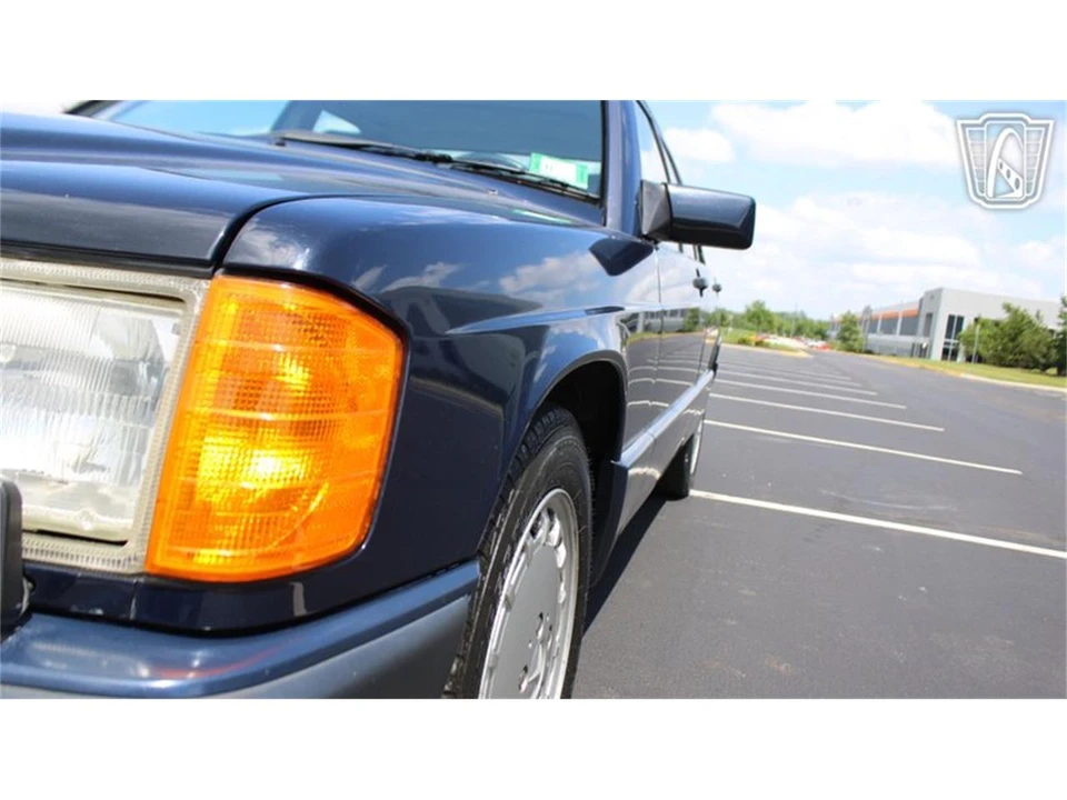 1993 Mercedes-Benz 190E - Image 27 of 31