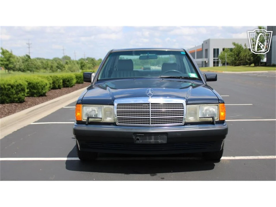 1993 Mercedes-Benz 190E - Image 2 of 31