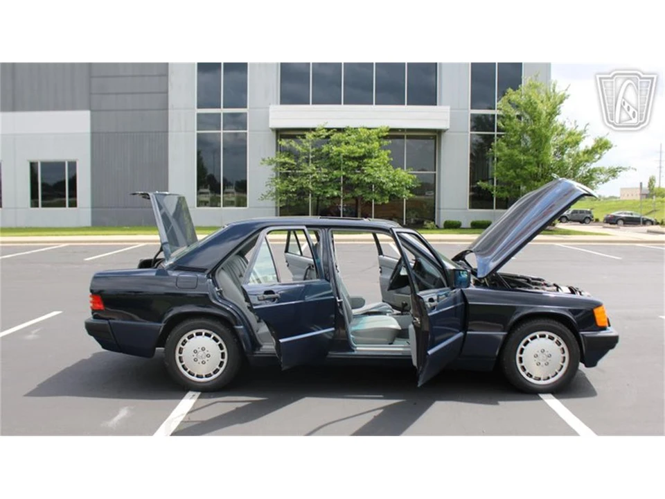 1993 Mercedes-Benz 190E - Image 8 of 31