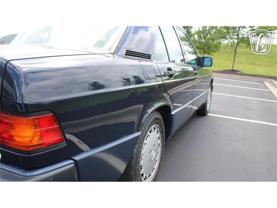 1993 Mercedes-Benz 190E - Image 5 of 31
