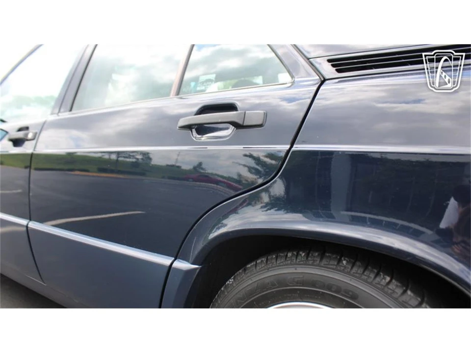 1993 Mercedes-Benz 190E - Image 25 of 31