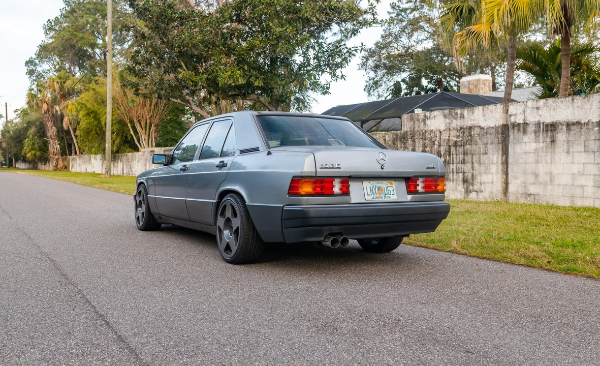 1993 Mercedes-Benz 190E - Image 8 of 31