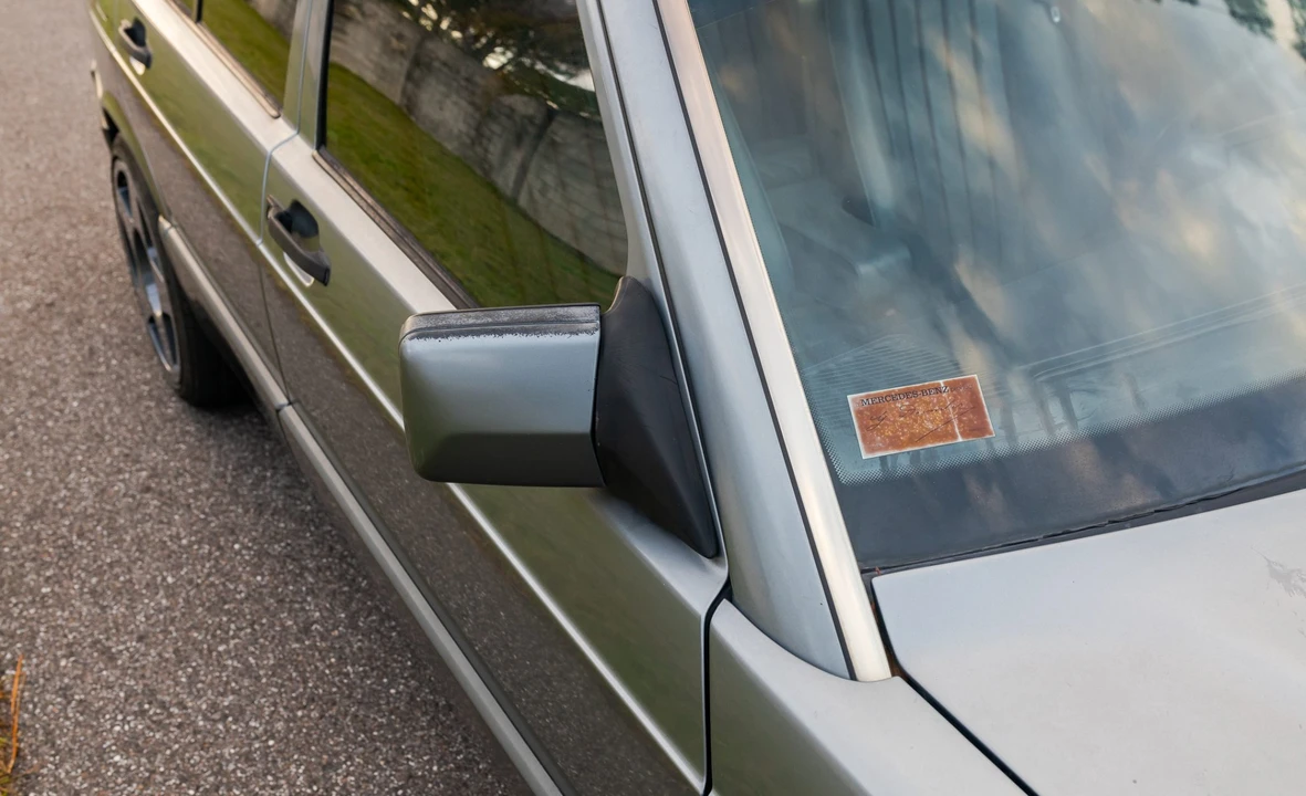 1993 Mercedes-Benz 190E - Image 12 of 31