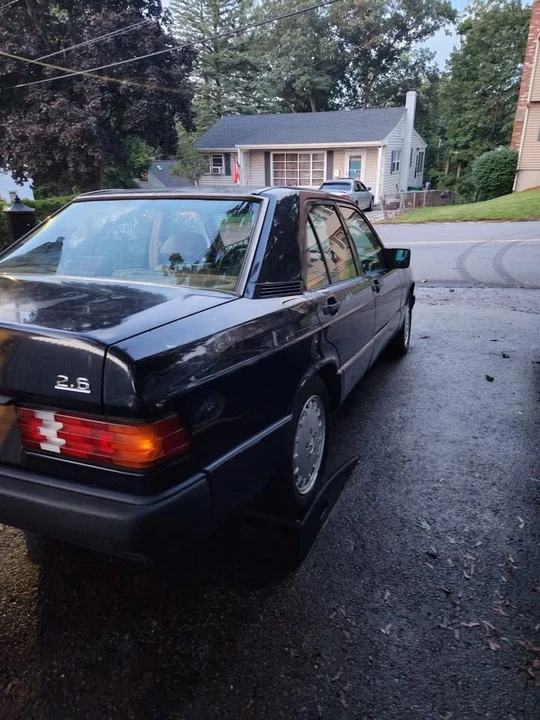 1993 Mercedes-Benz 190E - Image 2 of 20