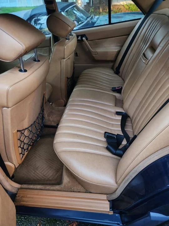 1993 Mercedes-Benz 190E - Image 8 of 20