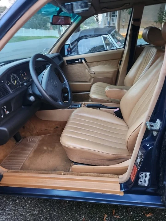 1993 Mercedes-Benz 190E - Image 7 of 20