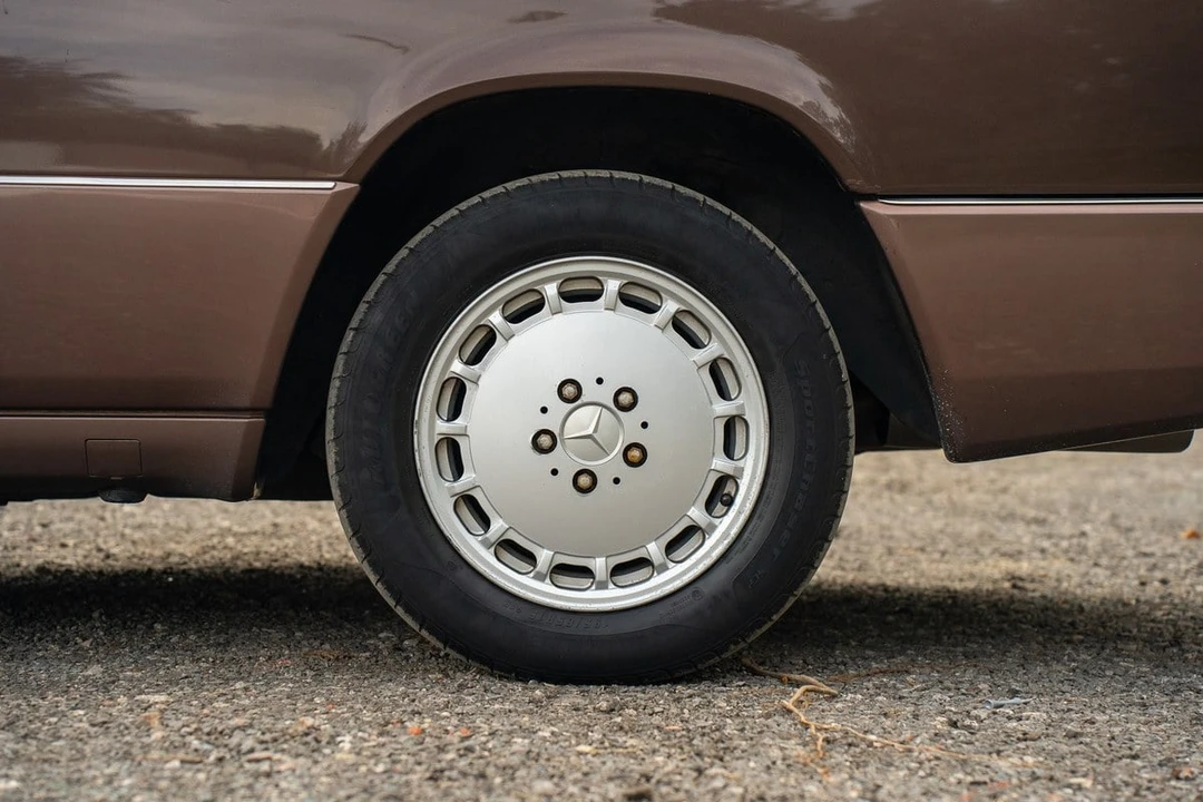 1993 Mercedes-Benz W124 E-Class - Image 24 of 30