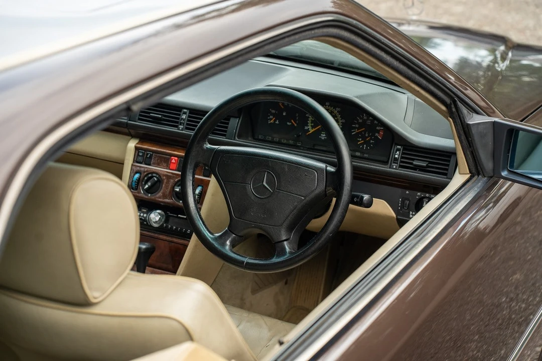 1993 Mercedes-Benz W124 E-Class - Image 8 of 30