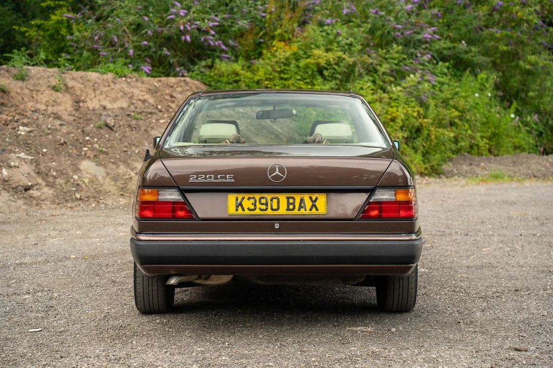 1993 Mercedes-Benz W124 E-Class - Image 13 of 30