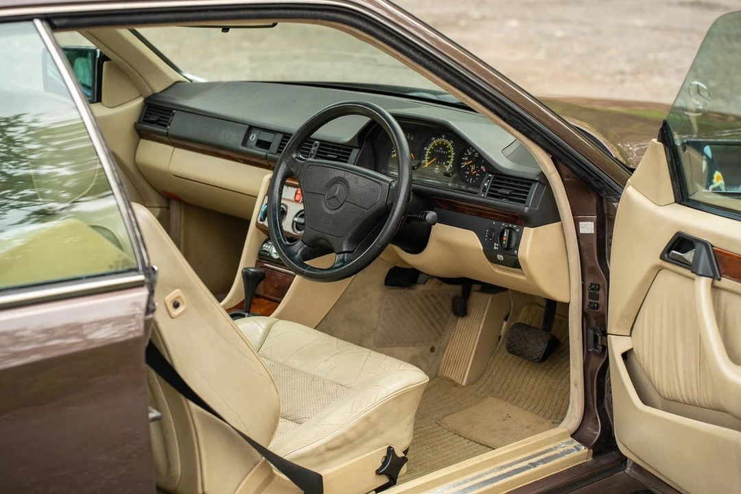 1993 Mercedes-Benz W124 E-Class - Image 2 of 30
