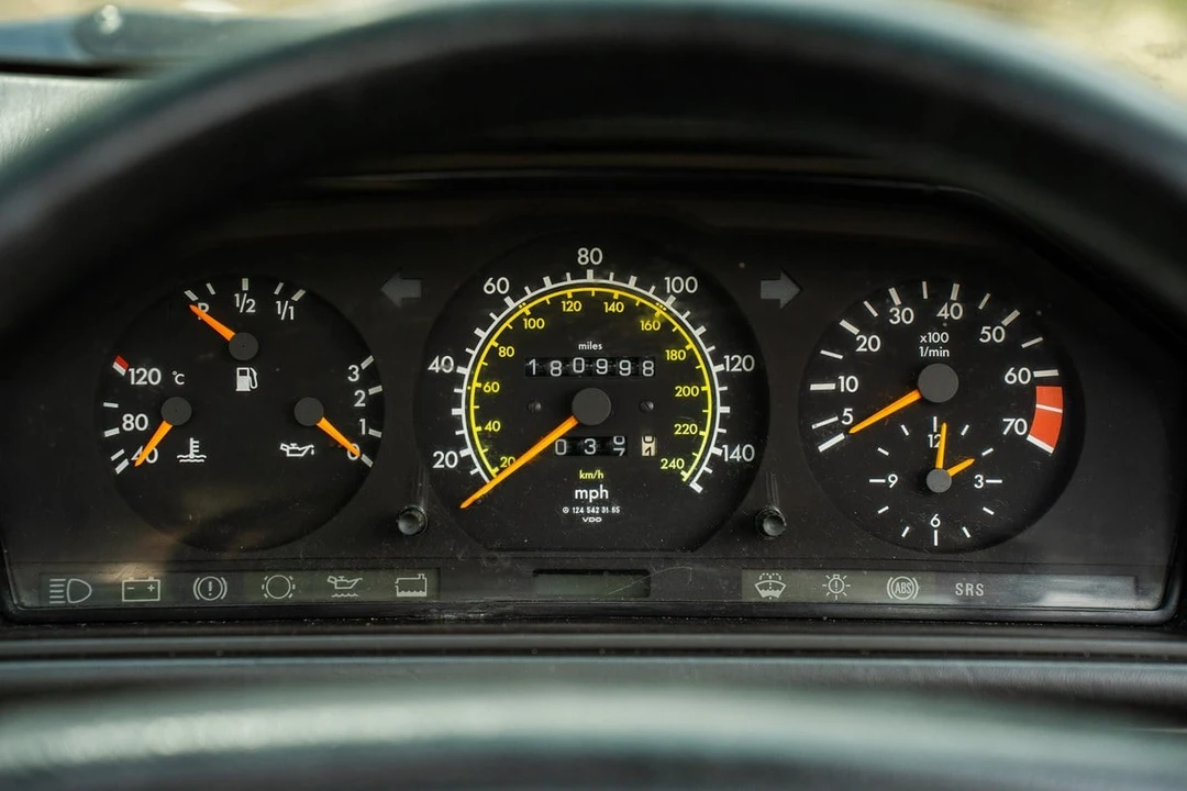 1993 Mercedes-Benz W124 E-Class - Image 14 of 30