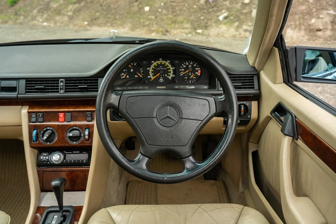 1993 Mercedes-Benz W124 E-Class - Image 12 of 30