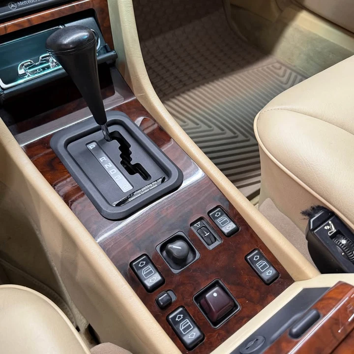 1993 Mercedes-Benz W124 E-Class - Image 11 of 17