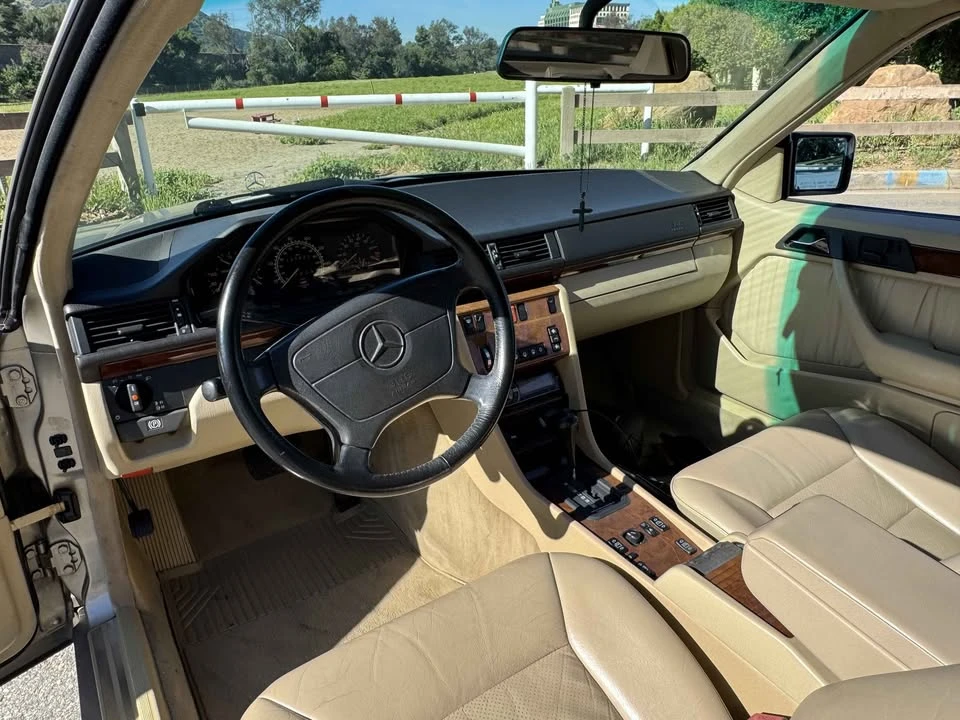1993 Mercedes-Benz W124 E-Class - Image 12 of 20
