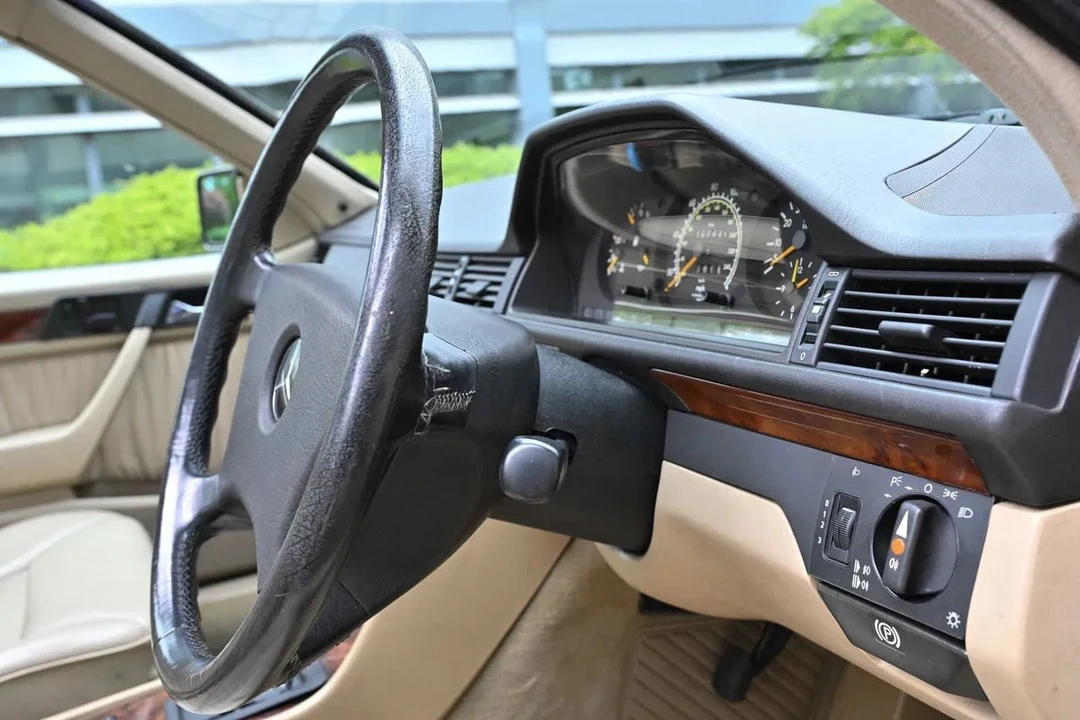 1993 Mercedes-Benz W124 E-Class - Image 18 of 30