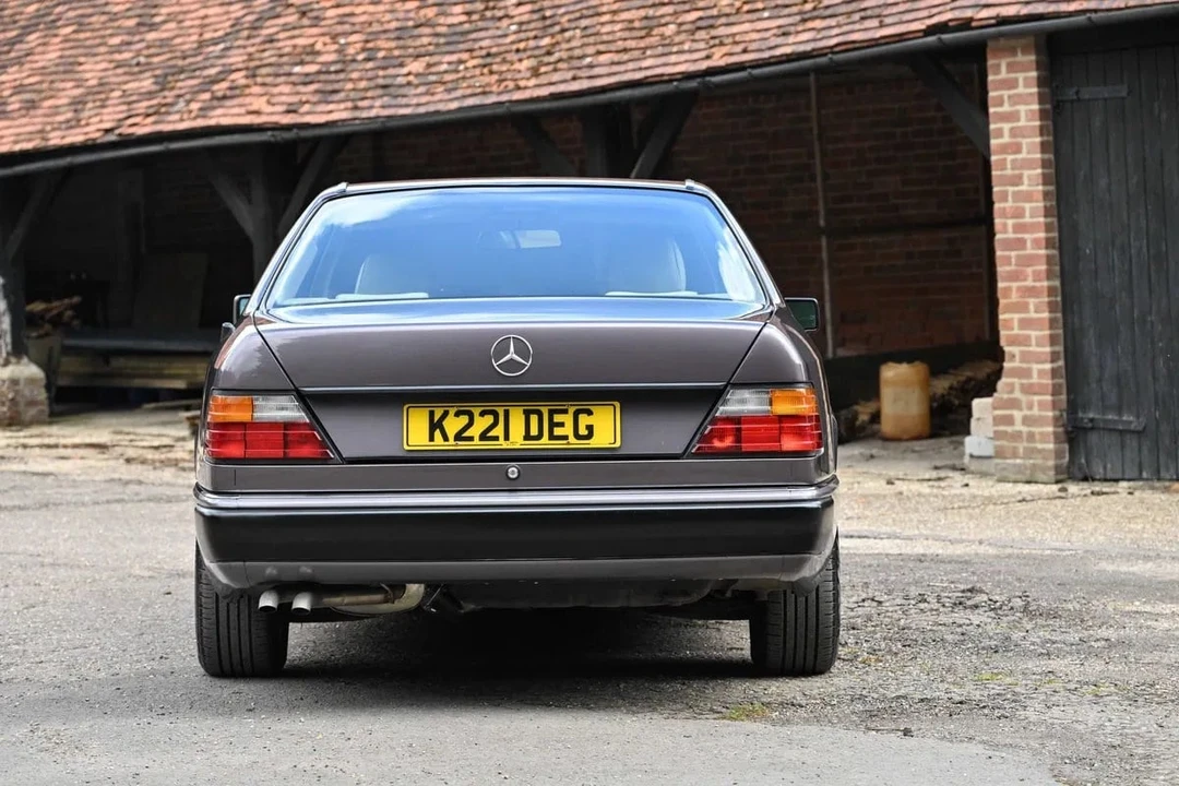 1993 Mercedes-Benz W124 E-Class - Image 12 of 30