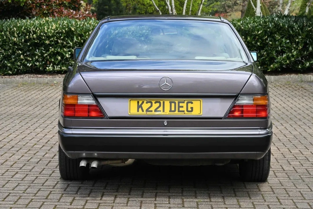 1993 Mercedes-Benz W124 E-Class - Image 9 of 30