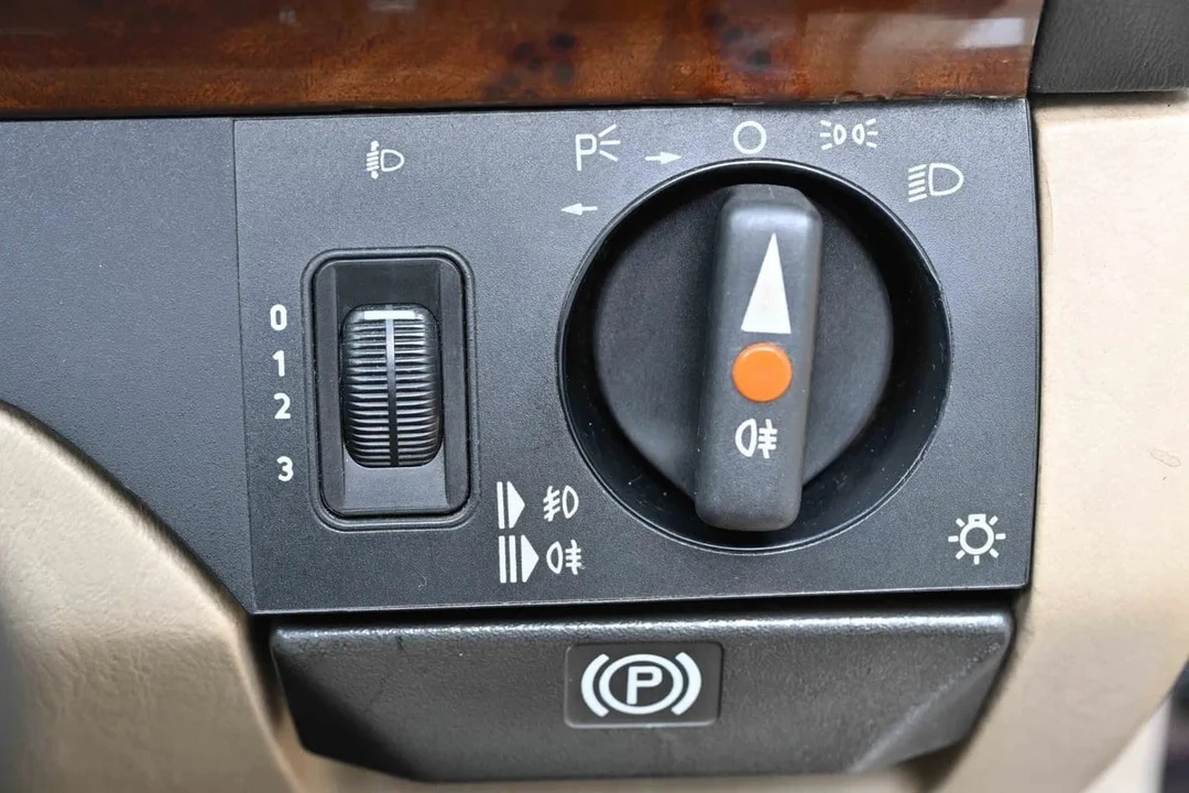 1993 Mercedes-Benz W124 E-Class - Image 15 of 30