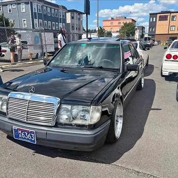 1993 Mercedes-Benz 300D Sedan