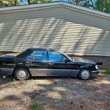 1993 Mercedes-Benz 300 E 2.8 Sedan 4D