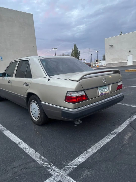 1993 Mercedes-Benz W124 E-Class - Image 2 of 7