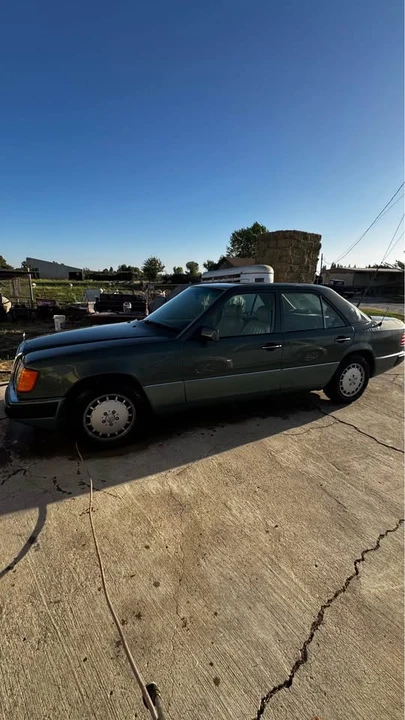 1993 Mercedes-Benz W124 E-Class - Image 3 of 11
