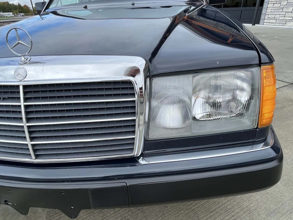 1993 Mercedes-Benz W124 E-Class - Image 11 of 31