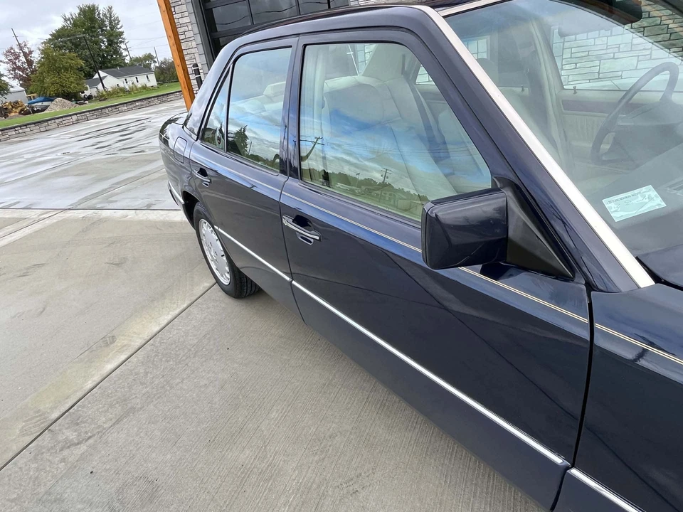 1993 Mercedes-Benz W124 E-Class - Image 17 of 31
