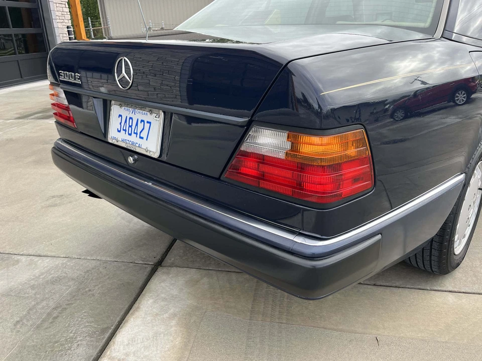 1993 Mercedes-Benz W124 E-Class - Image 24 of 31