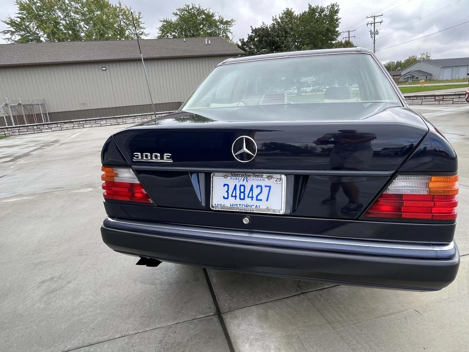 1993 Mercedes-Benz W124 E-Class - Image 5 of 31