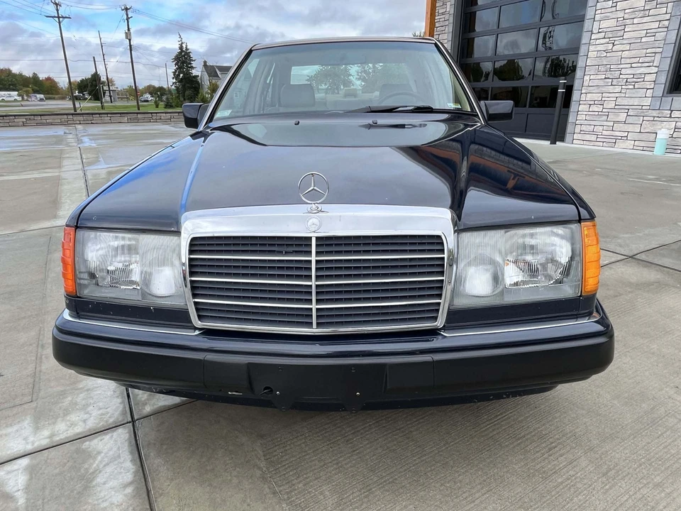 1993 Mercedes-Benz W124 E-Class - Image 8 of 31