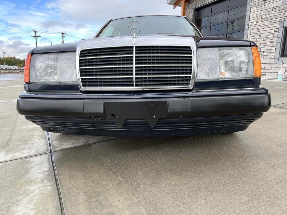 1993 Mercedes-Benz W124 E-Class - Image 9 of 31