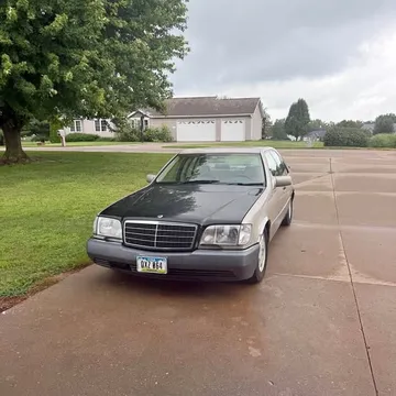 1993 Mercedes-Benz 300 SE Sedan