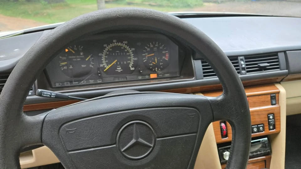 1993 Mercedes-Benz W124 E-Class - Image 7 of 11