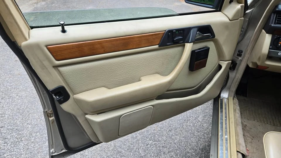1993 Mercedes-Benz W124 E-Class - Image 8 of 11