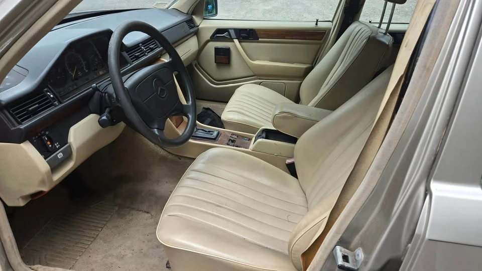 1993 Mercedes-Benz W124 E-Class - Image 9 of 11