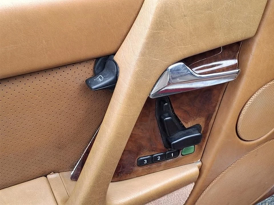 1993 Mercedes-Benz W124 E-Class - Image 10 of 15