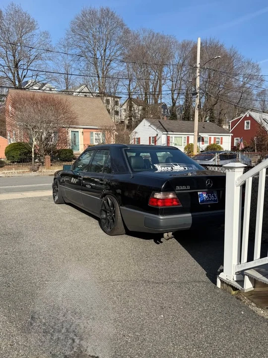 1993 Mercedes-Benz W124 E-Class - Image 2 of 18