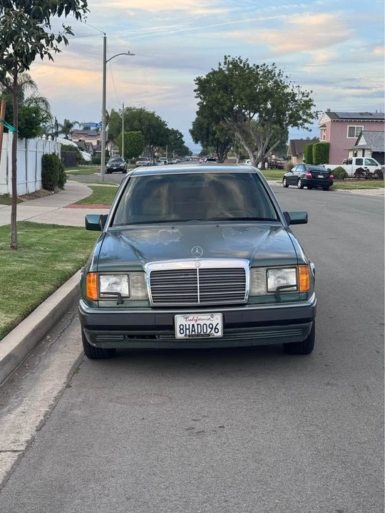 1993 Mercedes-Benz W124 E-Class - Image 2 of 13