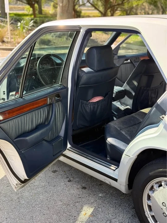 1993 Mercedes-Benz W124 E-Class - Image 17 of 19