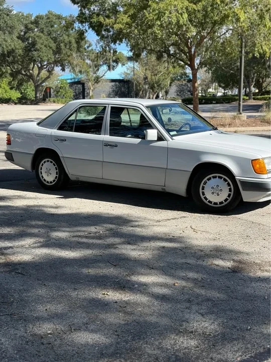 1993 Mercedes-Benz W124 E-Class - Image 3 of 19